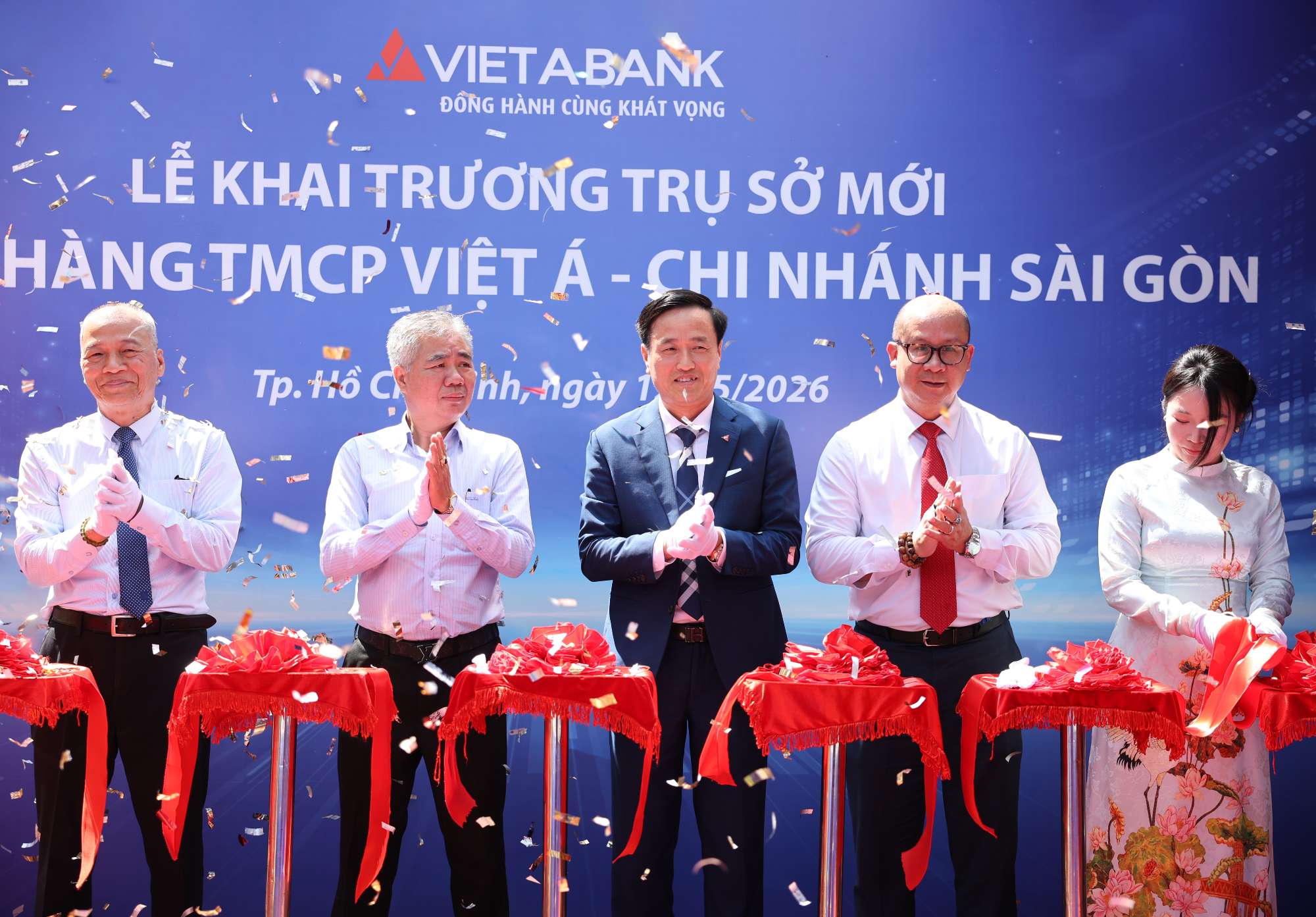 VIETABANK ĐỒNG LOẠT KHAI TRƯƠNG TRỤ SỞ MỚI CHI NHÁNH SÀI GÒN VÀ AN GIANG
