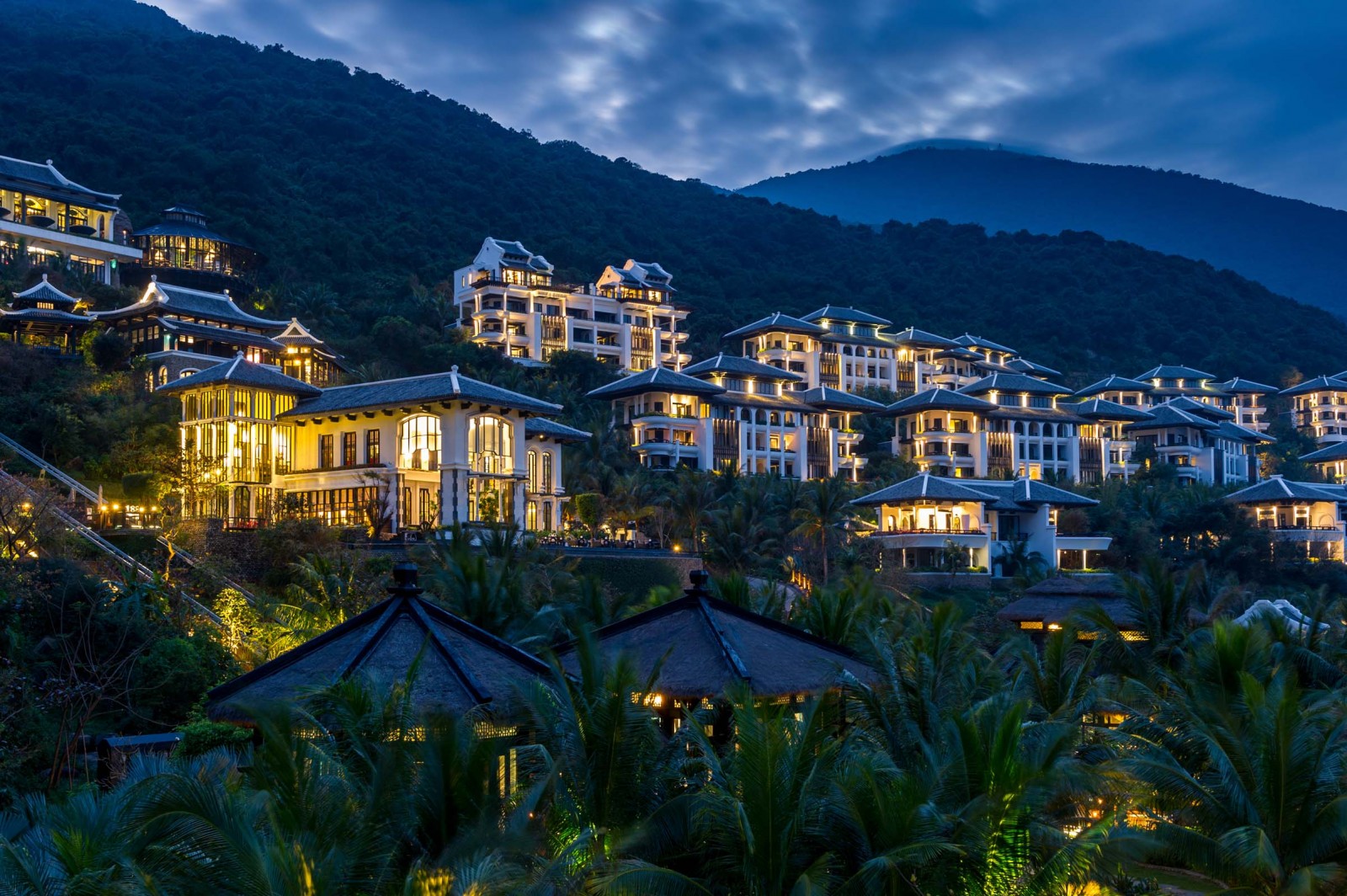 Khu nghỉ dưỡng 5 sao InterContinental Danang Sun Peninsula Resort