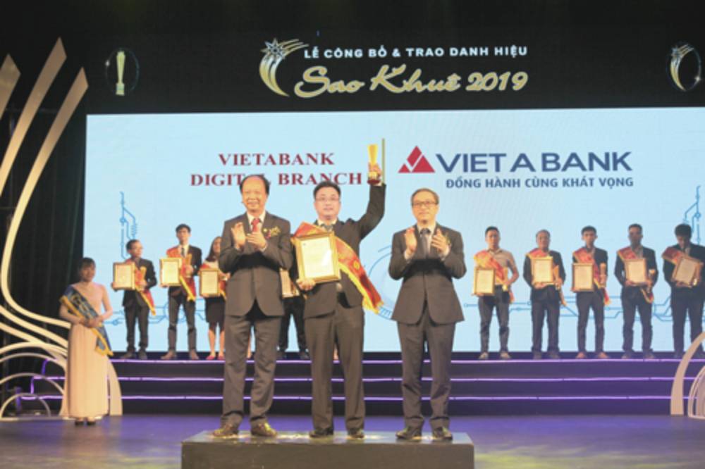 VIETABANK VINH DỰ ĐÓN NHẬN DANH HIỆU SAO KHUÊ 2019