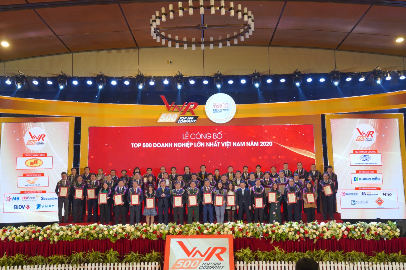 VietABank 5 năm liên tiếp được vinh danh Top 500 doanh nghiệp lớn nhất Việt Nam